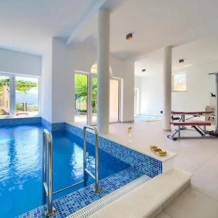 Aparthotel Royal 4*