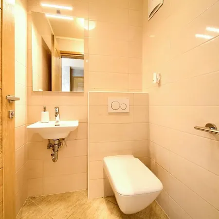 Royal 4* Kornić