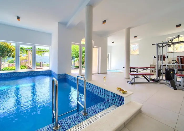 Aparthotel Royal 4*