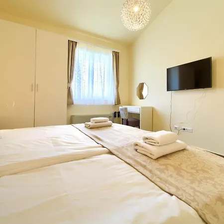 Royal 4*