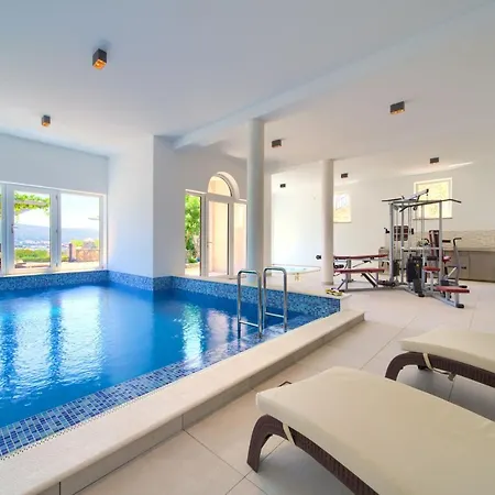 Royal 4* Kornić