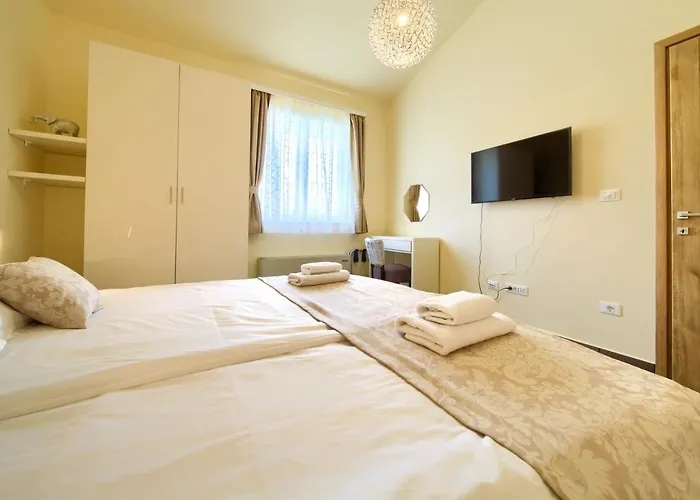 Royal 4*